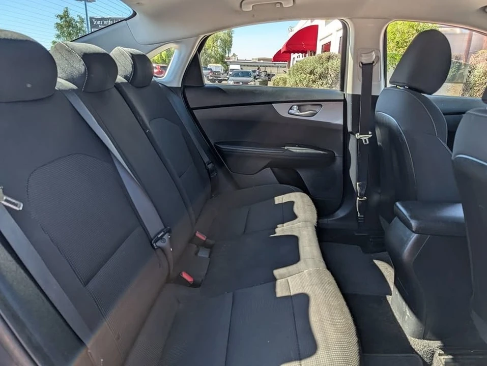 2019 Kia Forte - Image 8 of 11