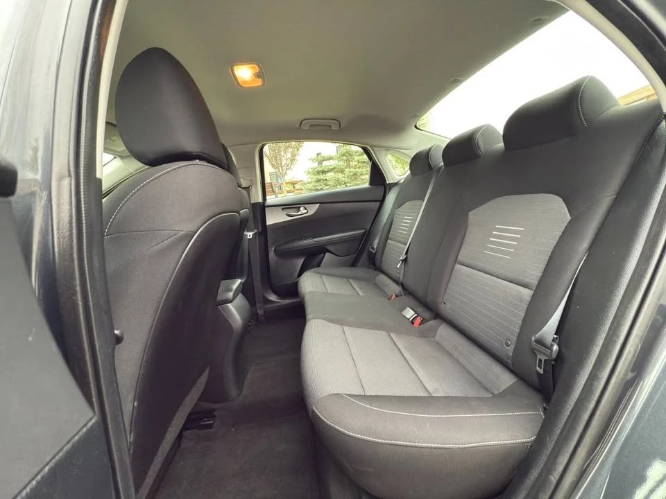 2019 Kia Forte - Image 6 of 19