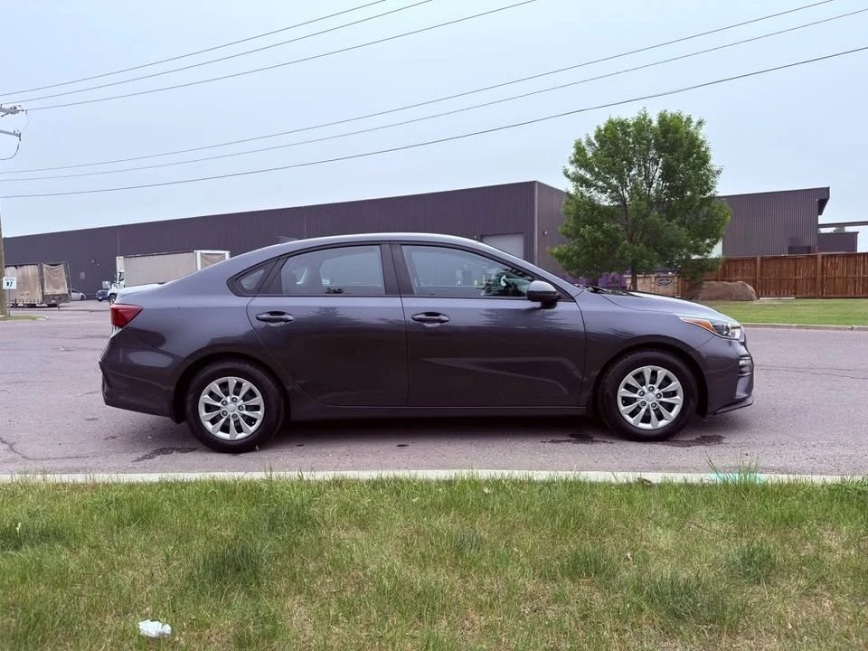 2019 Kia Forte - Image 9 of 19