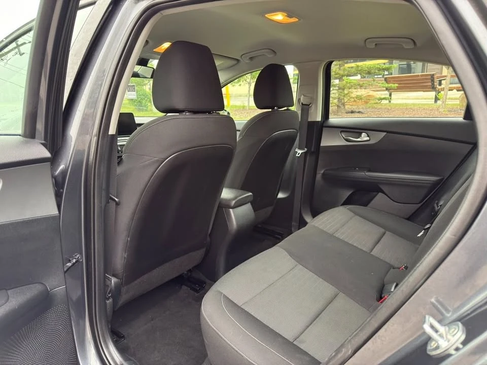 2019 Kia Forte - Image 5 of 19
