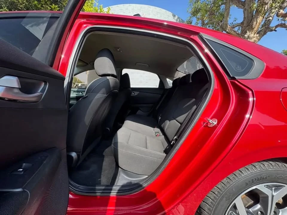 2019 Kia Forte - Image 11 of 19
