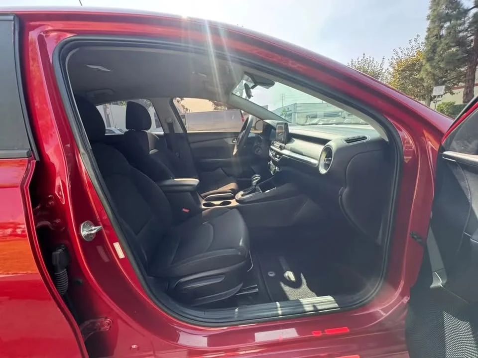 2019 Kia Forte - Image 14 of 19