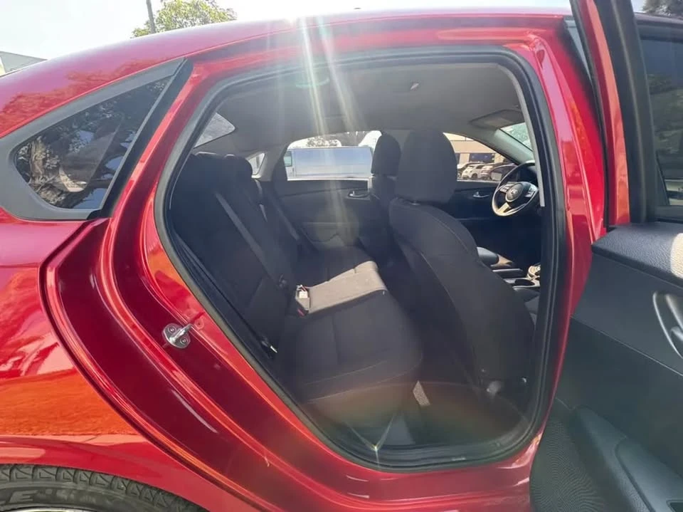 2019 Kia Forte - Image 13 of 19