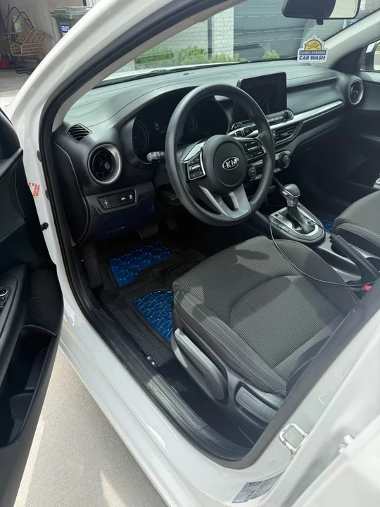 2019 Kia Forte - Image 7 of 9