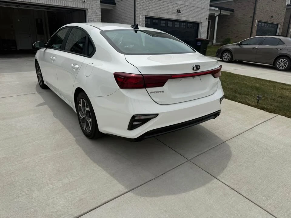 2019 Kia Forte - Image 5 of 9