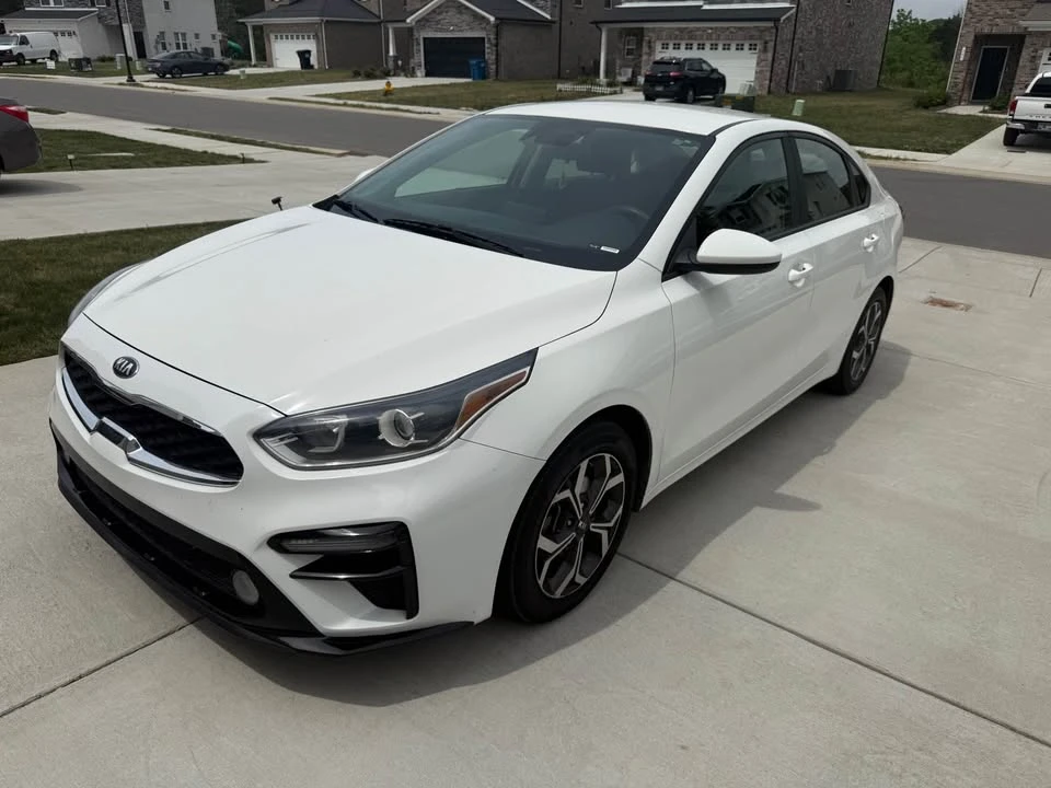 2019 Kia Forte - Image 4 of 9