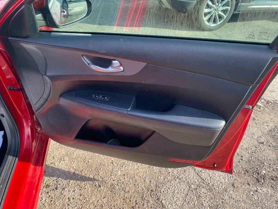 2019 Kia Forte - Image 13 of 18