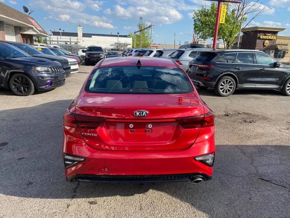 2019 Kia Forte - Image 8 of 18
