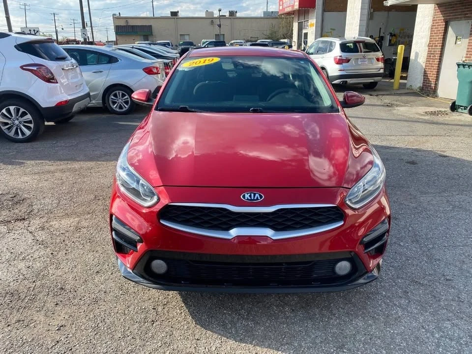 2019 Kia Forte - Image 2 of 18