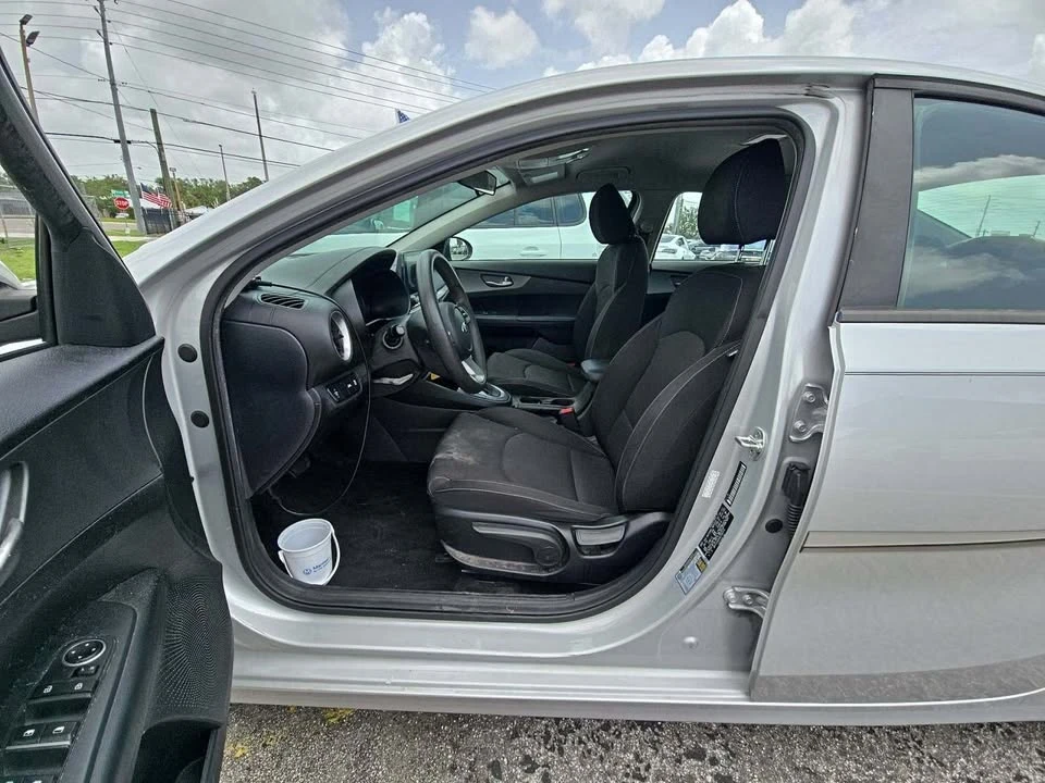 2019 Kia Forte - Image 2 of 8