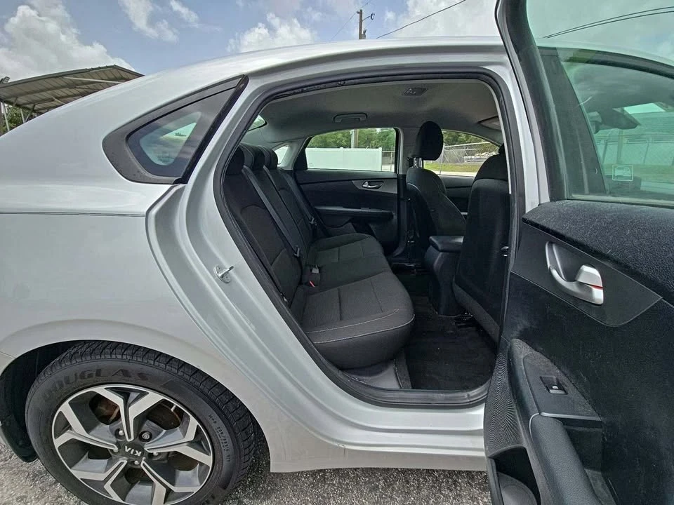 2019 Kia Forte - Image 7 of 8