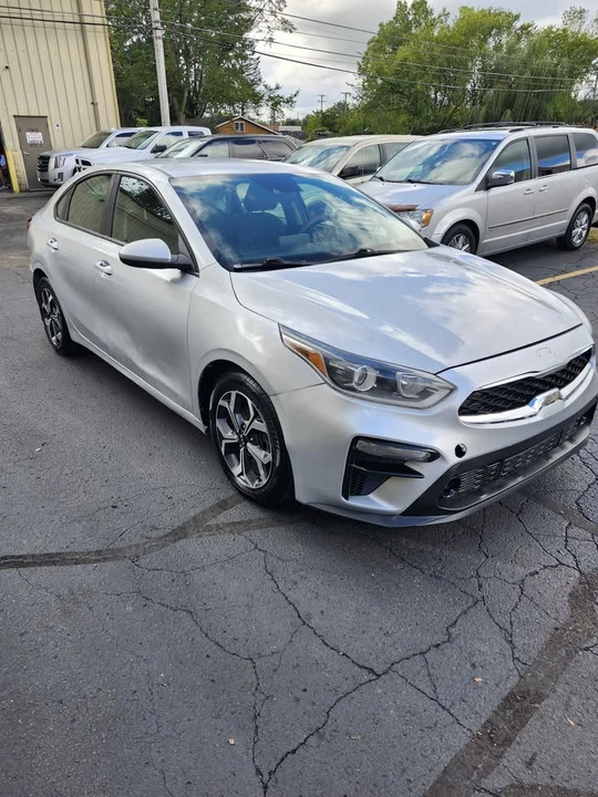 2019 Kia Forte - Image 3 of 12