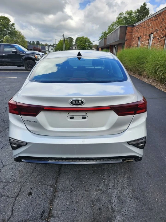 2019 Kia Forte - Image 6 of 11