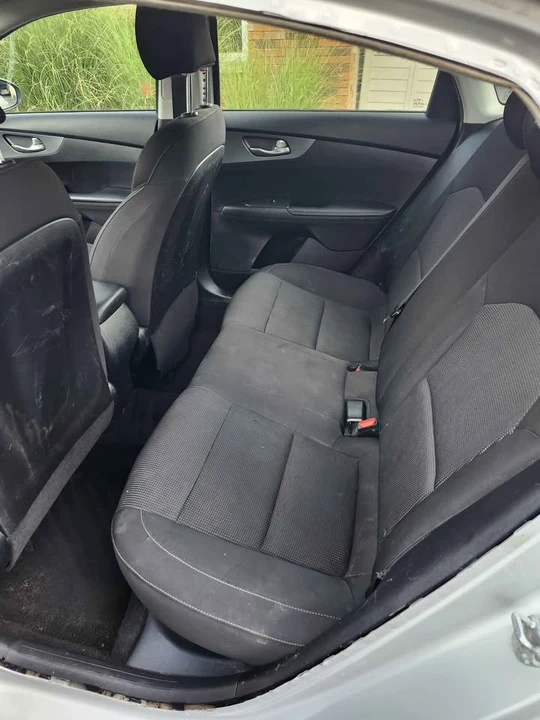 2019 Kia Forte - Image 10 of 12