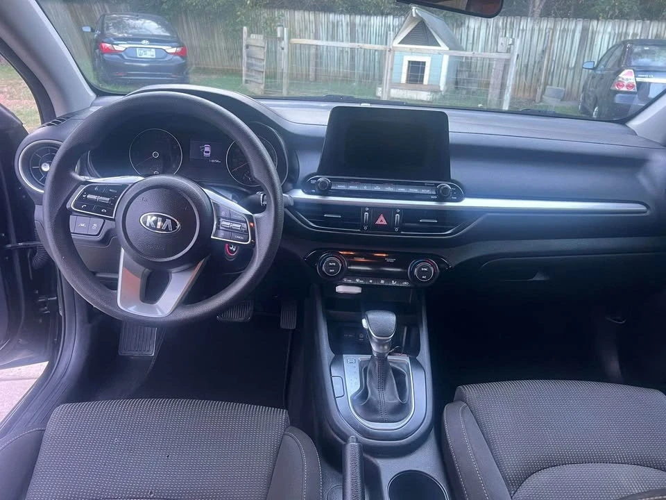 2019 Kia Forte - Image 6 of 10
