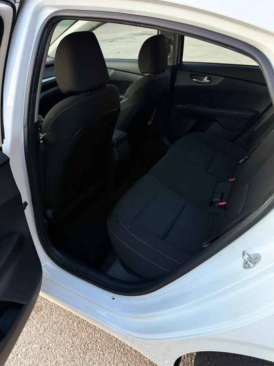 2019 Kia Forte - Image 8 of 11