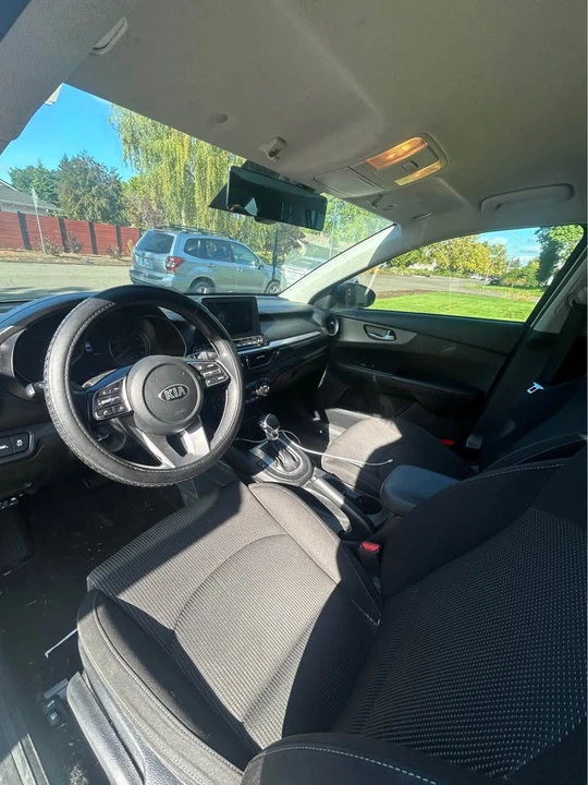 2019 Kia Forte - Image 8 of 12