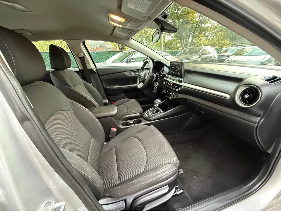 2019 Kia Forte - Image 10 of 14