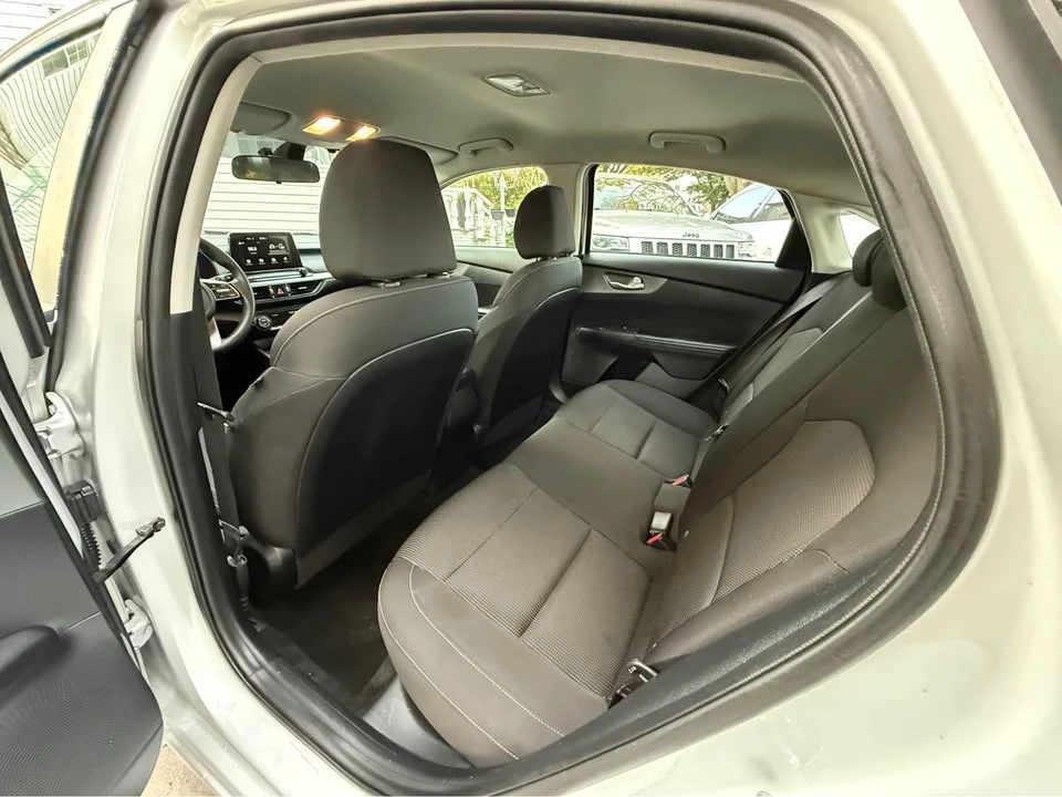 2019 Kia Forte - Image 8 of 14