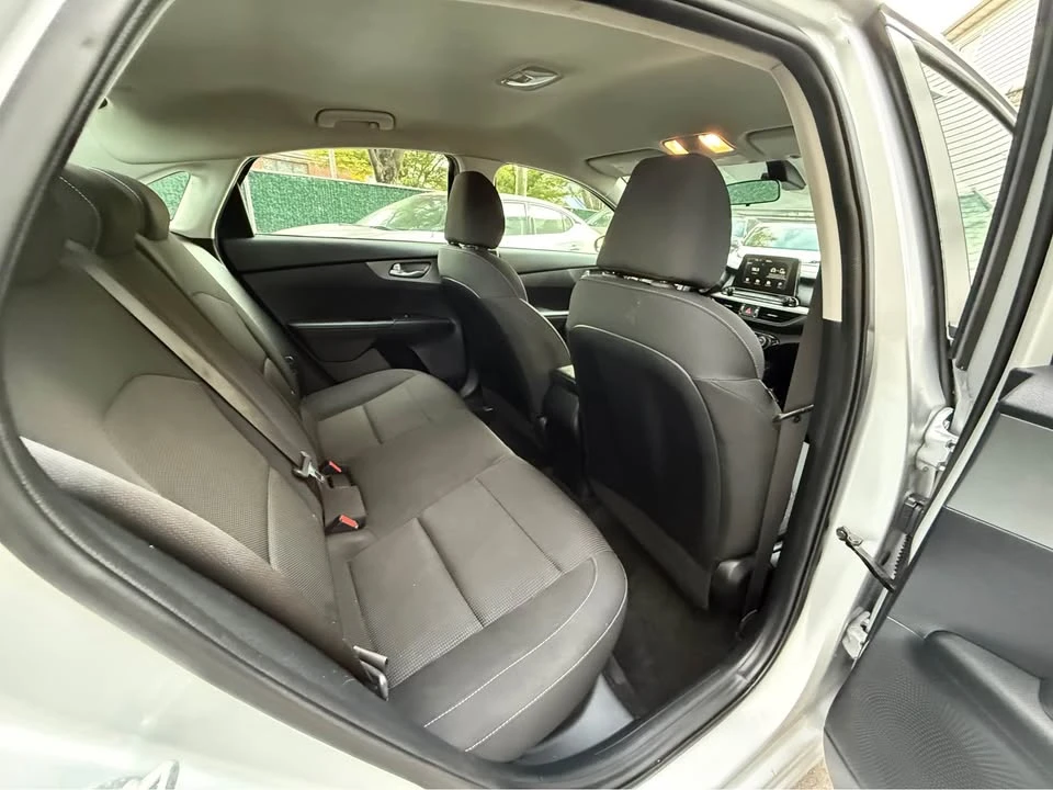 2019 Kia Forte - Image 9 of 14