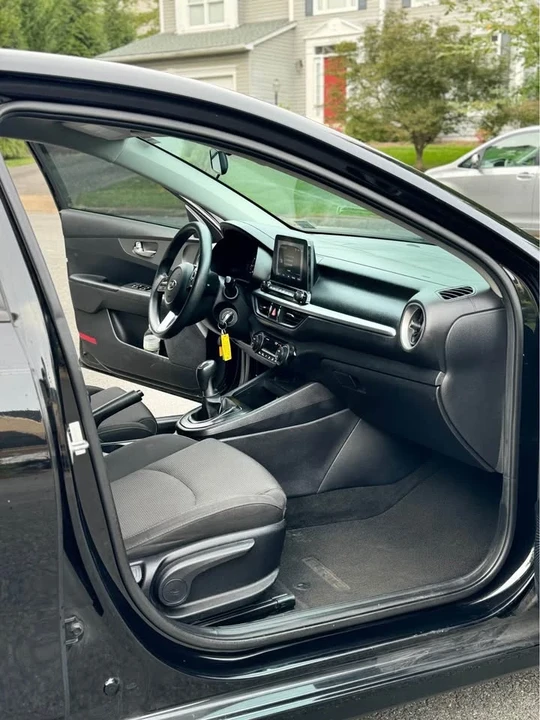 2019 Kia Forte - Image 12 of 16