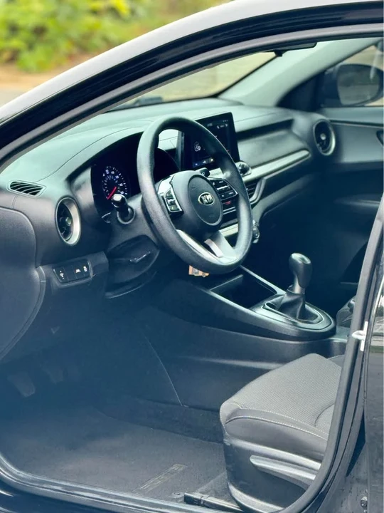 2019 Kia Forte - Image 10 of 16