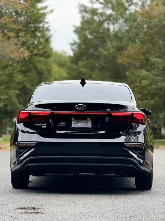 2019 Kia Forte - Image 6 of 16
