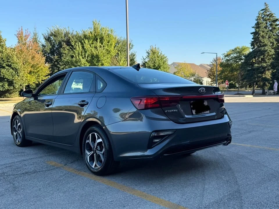 2019 Kia Forte - Image 5 of 16