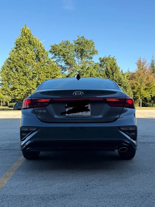 2019 Kia Forte - Image 8 of 16