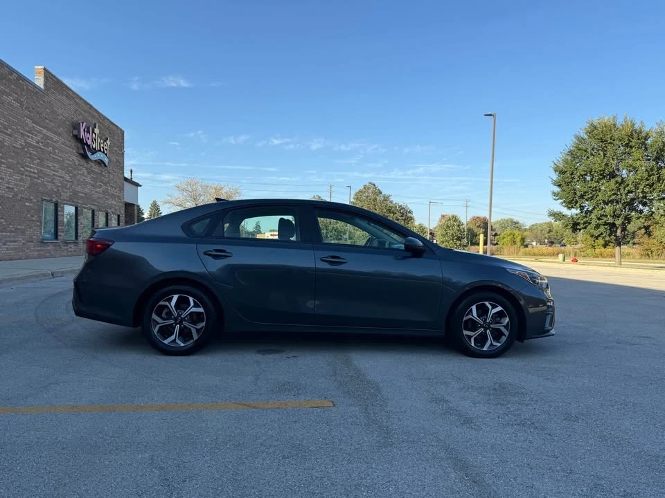 2019 Kia Forte - Image 6 of 16