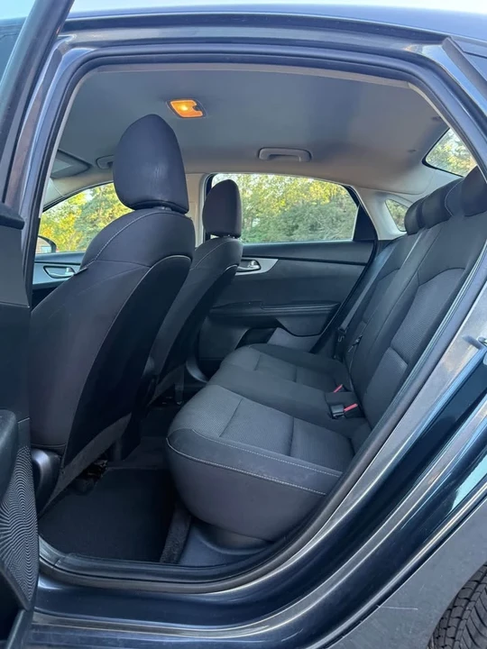 2019 Kia Forte - Image 10 of 16