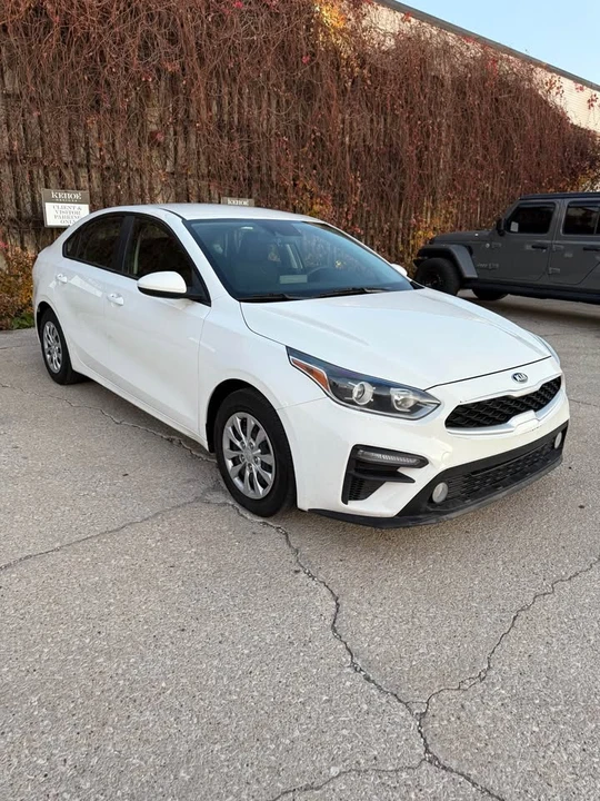 2019 Kia Forte - Image 2 of 14