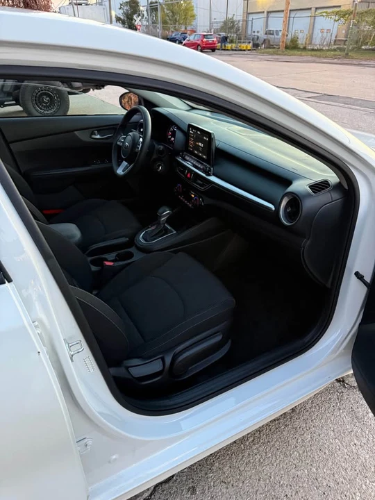 2019 Kia Forte - Image 9 of 14
