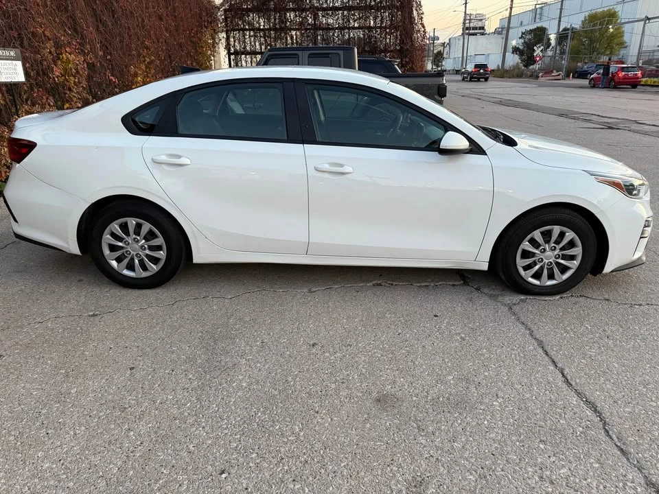 2019 Kia Forte - Image 7 of 14