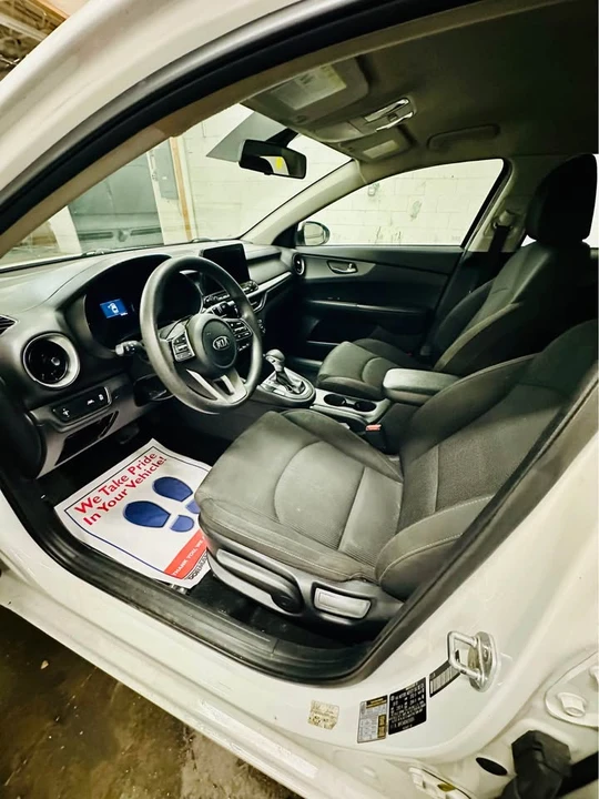 2019 Kia Forte - Image 8 of 16