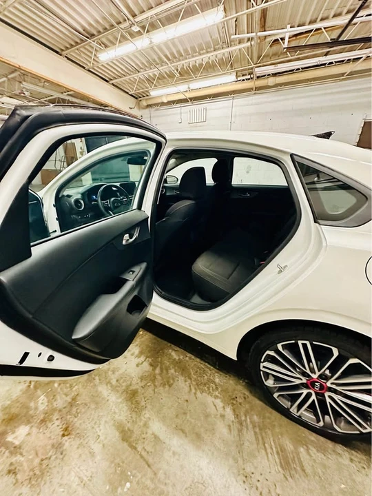 2019 Kia Forte - Image 9 of 16