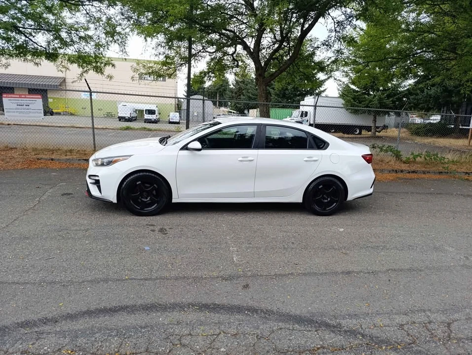 2019 Kia Forte - Image 5 of 17