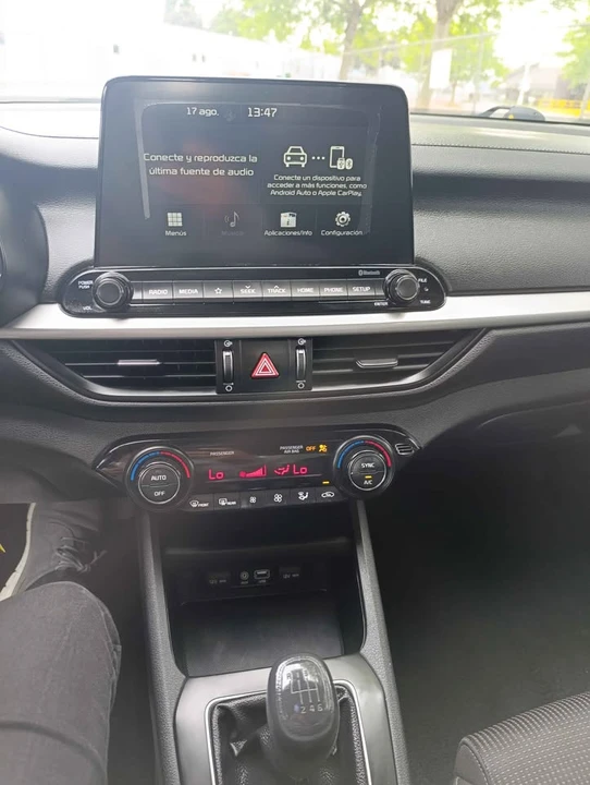 2019 Kia Forte - Image 9 of 17