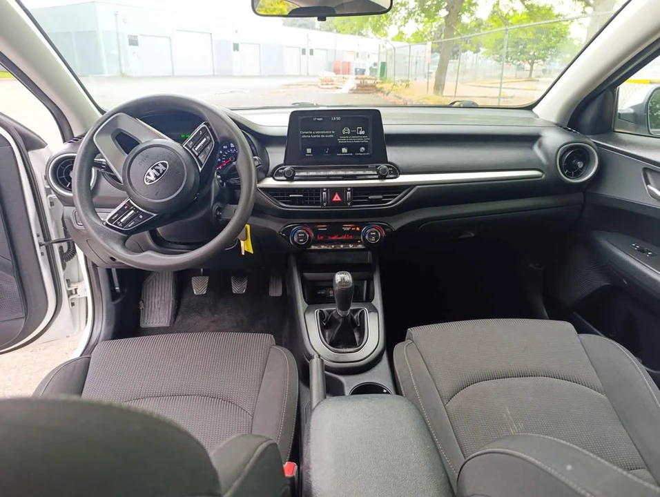 2019 Kia Forte - Image 12 of 17