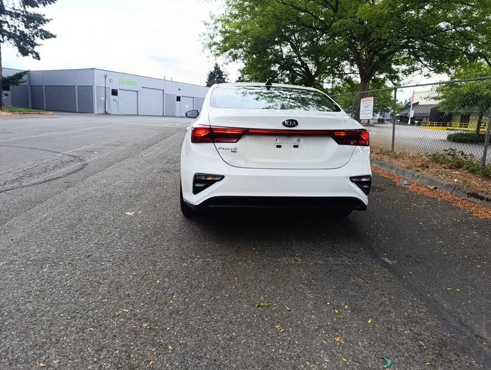 2019 Kia Forte - Image 3 of 17