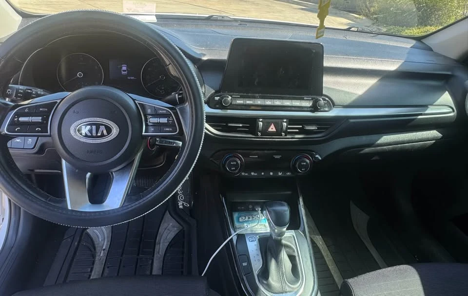 2019 Kia Forte - Image 9 of 11