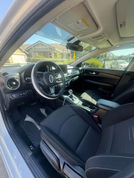 2019 Kia Forte - Image 8 of 11