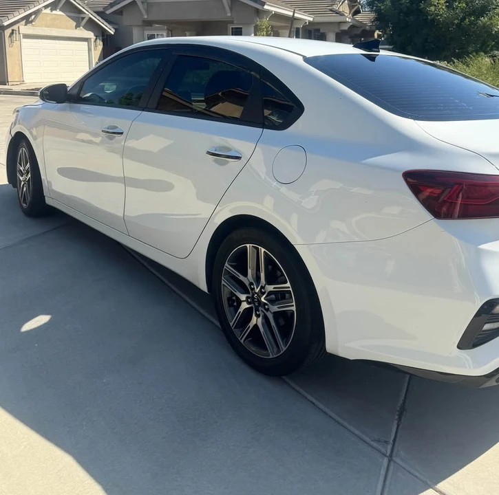 2019 Kia Forte - Image 4 of 11