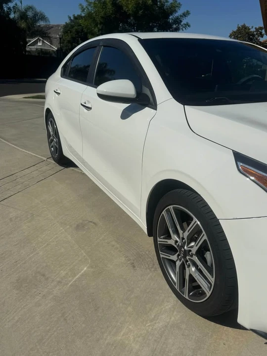 2019 Kia Forte - Image 2 of 11