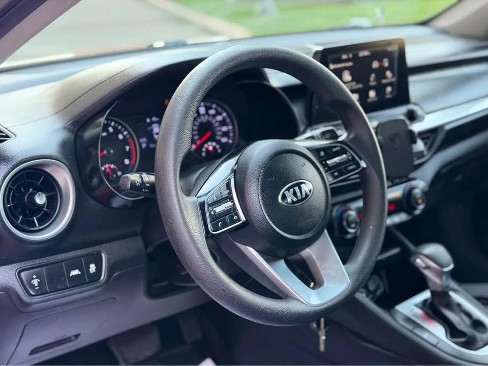 2019 Kia Forte - Image 8 of 12