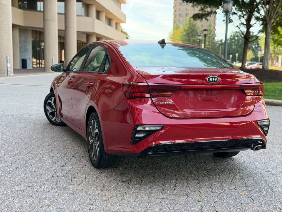 2019 Kia Forte - Image 6 of 12