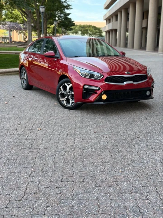 2019 Kia Forte - Image 2 of 12