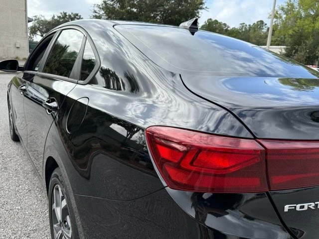 2019 Kia Forte - Image 8 of 19