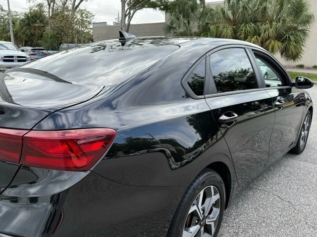 2019 Kia Forte - Image 12 of 19