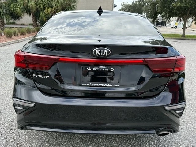 2019 Kia Forte - Image 9 of 19